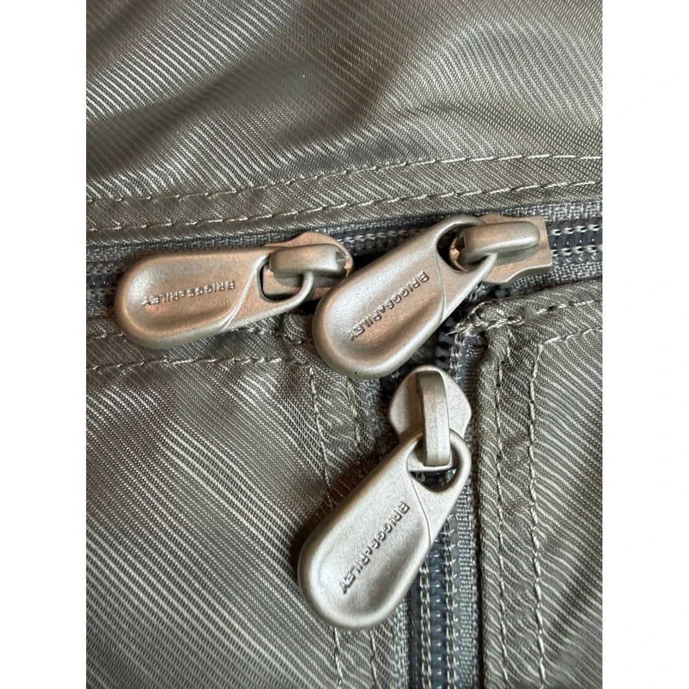 Briggs & Riley‎ Olive Green Ballistic Nylon Tri-Fold Hanging Garment Bag Travel